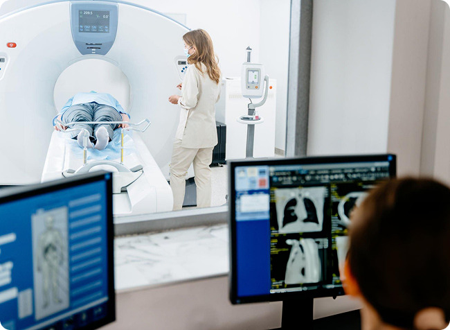 Doctors reviewing scan